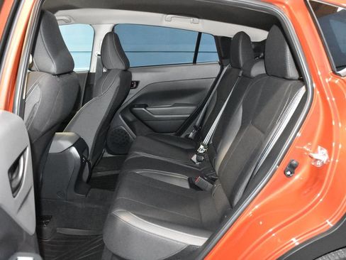 Used 2025 Subaru Crosstrek 2.0i Premium image 18