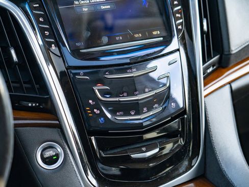 Used 2020 Cadillac Escalade ESV Luxury AWD/4WD image 34