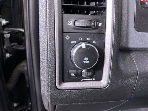 Used 2018 RAM 1500 Express image 18