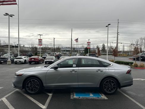 Used 2023 Honda Accord Sport image 6