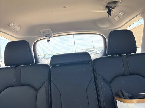 Used 2025 Honda Pilot EX-L image 13
