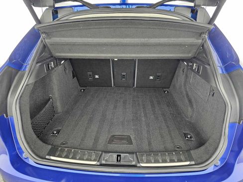 Used 2019 Jaguar F-PACE Prestige image 15