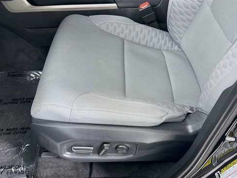Certified 2025 Toyota Tundra SR5 AWD/4WD image 18