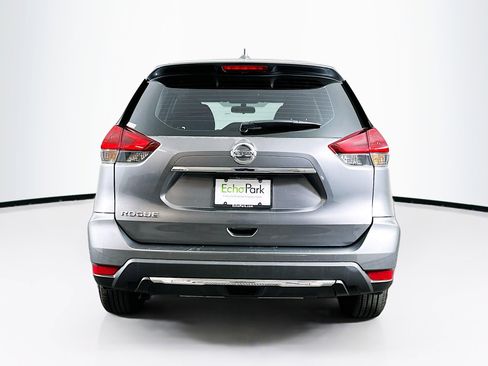 Used 2018 Nissan Rogue S FWD image 7