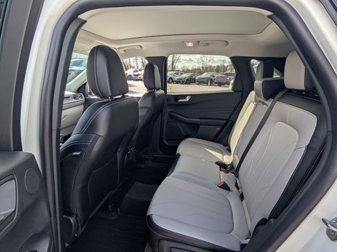 Used 2025 Ford Escape Platinum w/ Premium Technology Package image 14