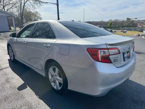 Used 2014 Toyota Camry SE w/ Moonroof Package image 10