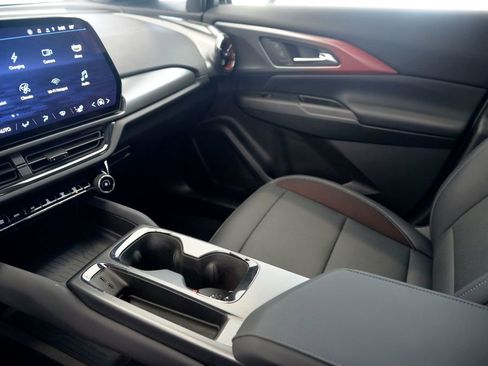 Used 2024 Chevrolet Equinox EV RS image 26