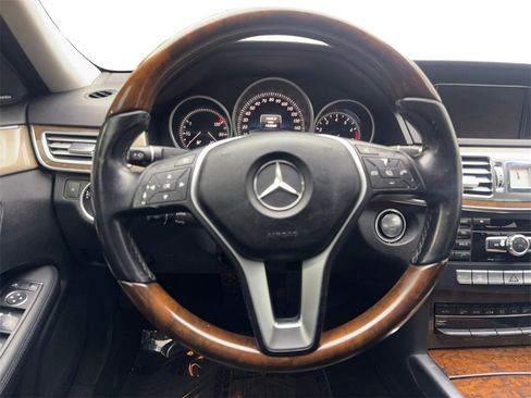 Used 2014 Mercedes-Benz E 350 Sedan image 54