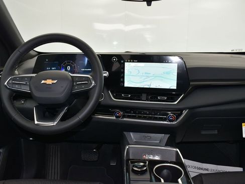 New 2026 Chevrolet Equinox LT w/ Convenience Package II image 19