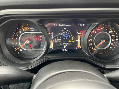 Used 2024 Jeep Wrangler Unlimited Rubicon w/ Safety Group AWD/4WD image 18
