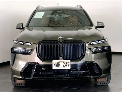 Used 2024 BMW X7 xDrive40i w/ M Sport Package AWD/4WD image 3