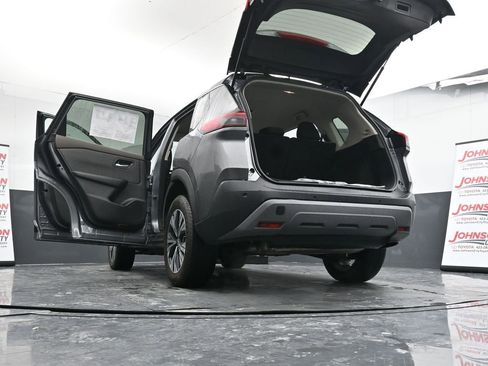Used 2023 Nissan Rogue SV image 42