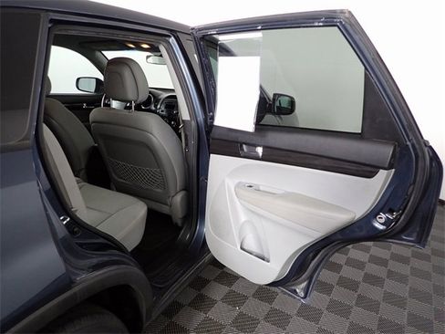 Used 2011 Kia Sorento 2WD image 27
