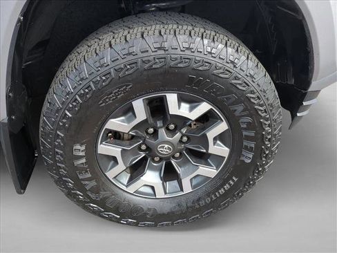 Used 2019 Toyota Tacoma SR5 image 23
