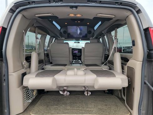 Used 2023 Chevrolet Express 2500 image 37