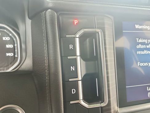 Used 2021 GMC Yukon Denali w/ Denali Ultimate Package AWD/4WD image 30
