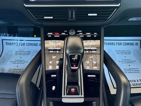 Used 2020 Porsche Cayenne AWD/4WD image 26