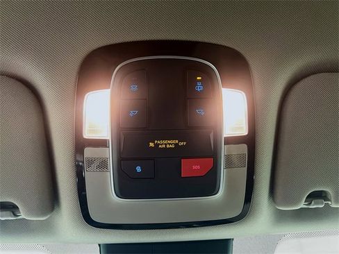 Used 2023 Hyundai Santa Fe SEL w/ Winter Weather Package image 19