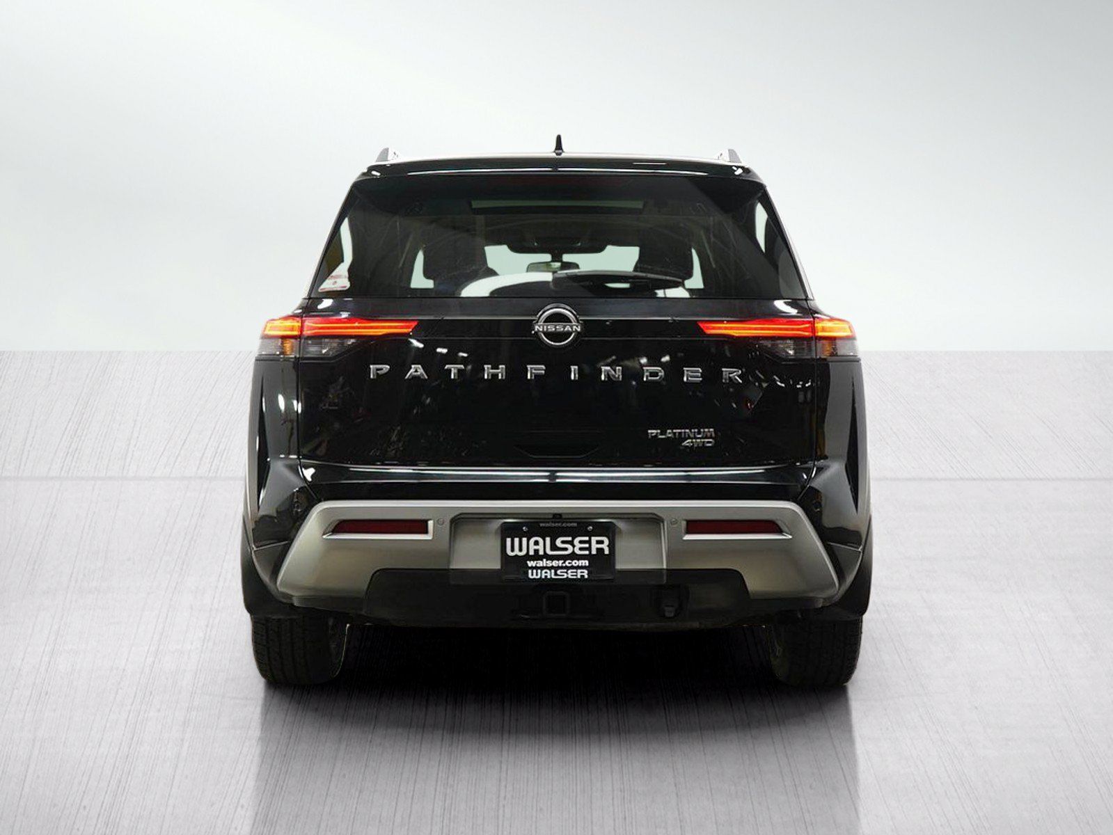 Used 2022 Nissan Pathfinder Platinum AWD/4WD image 4