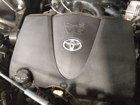 Used 2019 Toyota Highlander Plus FWD image 30