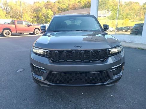 New 2025 Jeep Grand Cherokee Limited w/ Luxury Tech Group II image 8