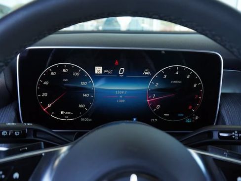 Used 2026 Mercedes-Benz GLC 300 image 17