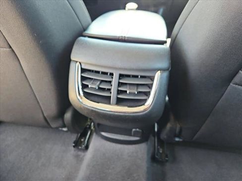 Used 2024 Chevrolet Malibu LT FWD image 16