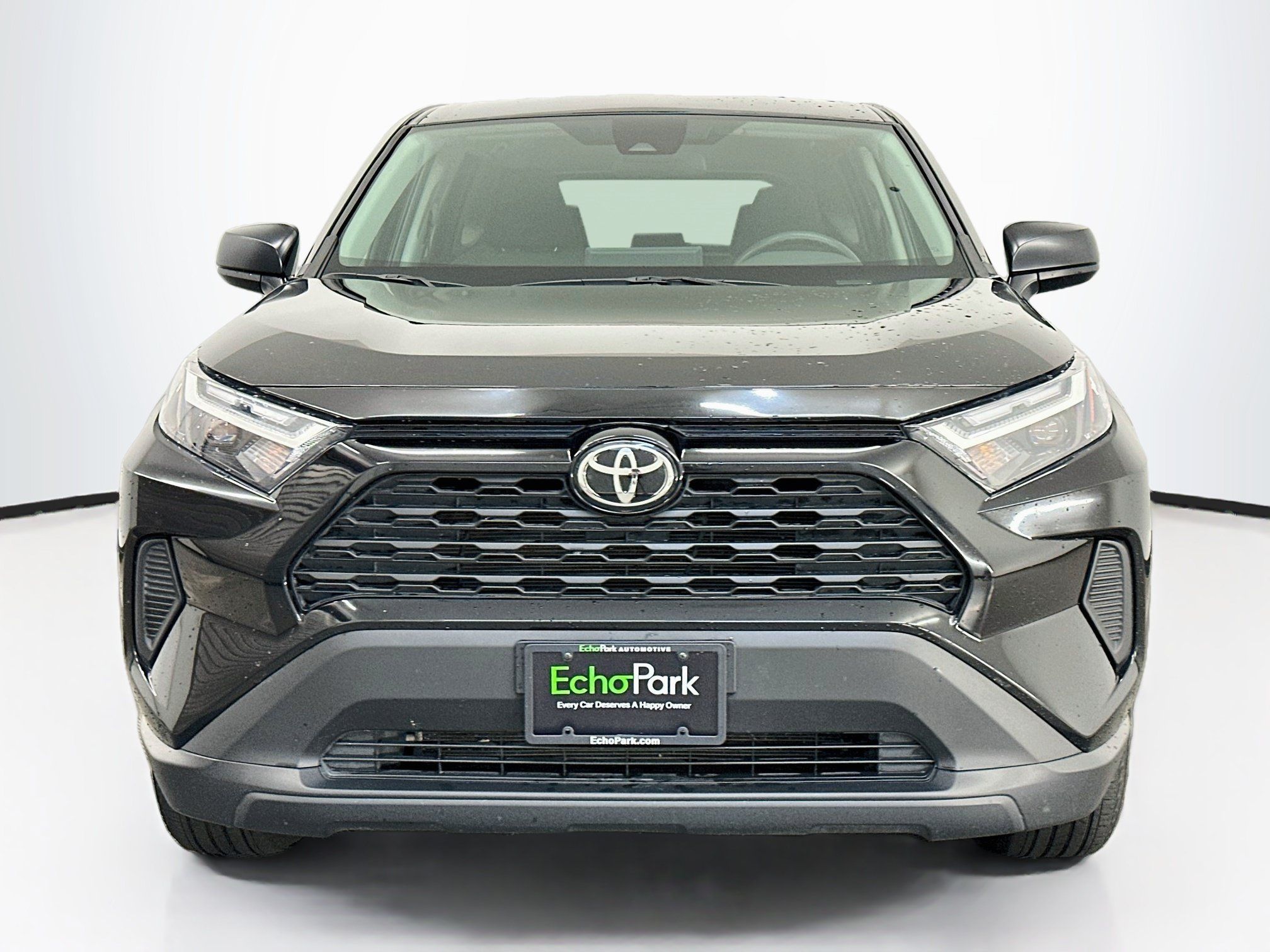 Used 2025 Toyota RAV4 LE AWD/4WD image 2