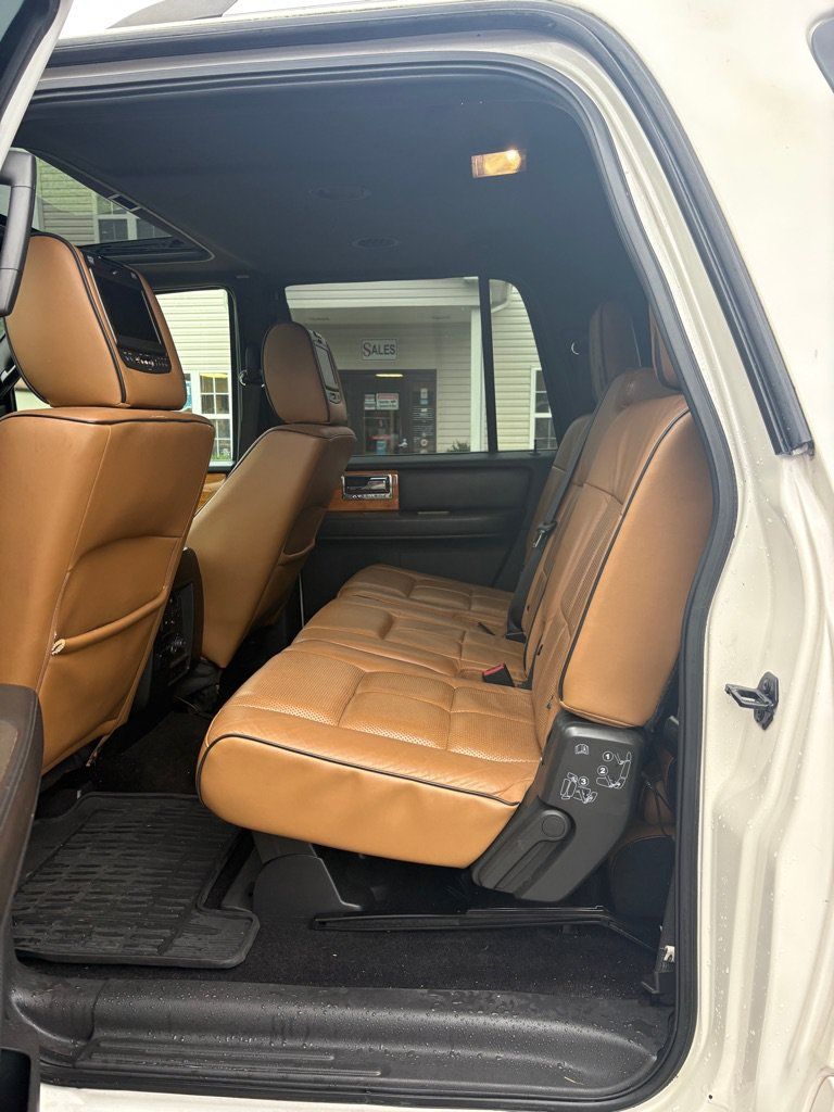 Used 2014 Lincoln Navigator L 4WD w/ Equipment Group 101A image 10