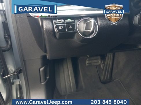 Used 2018 Porsche Panamera 4 image 30