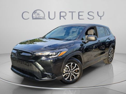 Used 2024 Toyota Corolla Cross AWD Hybrid image 1
