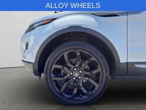 Used 2015 Land Rover Range Rover Evoque Pure Premium AWD/4WD image 11