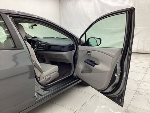 Used 2010 Honda Insight EX image 17