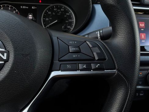 Used 2025 Nissan Versa SV FWD image 30