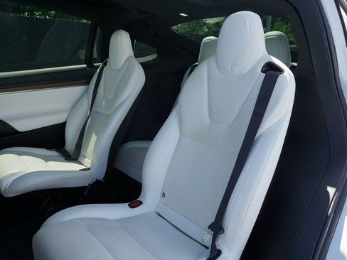 Used 2023 Tesla Model X AWD/4WD image 13
