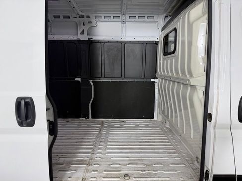 Used 2025 RAM ProMaster 2500 w/ Convenience Group FWD image 25