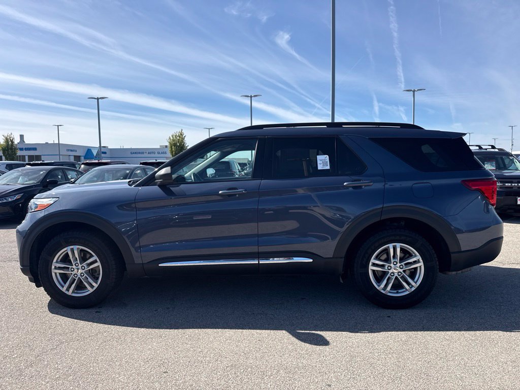 Used 2021 Ford Explorer XLT w/ Equipment Group 202A AWD/4WD image 19