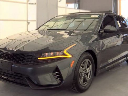 Used 2022 Kia K5 LXS FWD image 2