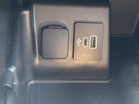 Used 2025 Ford Explorer ST-Line AWD/4WD image 29