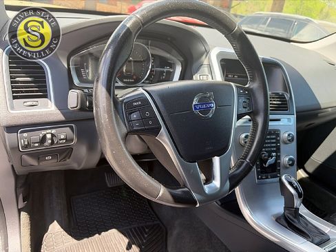 Used 2017 Volvo XC60 T5 Dynamic w/ Preferred Option Package image 22