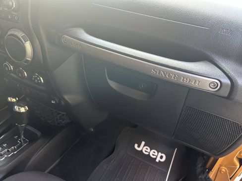 Used 2014 Jeep Wrangler Unlimited Sport w/ Quick Order Package 24S AWD/4WD image 19