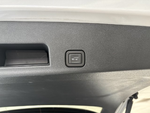 Certified 2024 Chevrolet Traverse RS FWD image 17