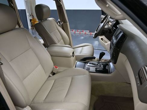 Used 2006 Toyota Land Cruiser image 49