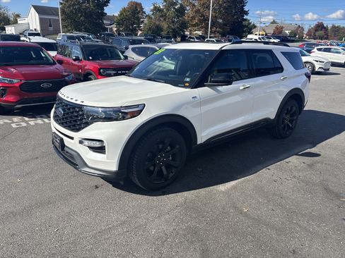 Used 2023 Ford Explorer ST-Line w/ Class IV Trailer Tow Package image 8