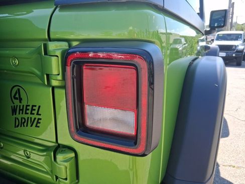 Certified 2025 Jeep Wrangler Sport AWD/4WD image 16