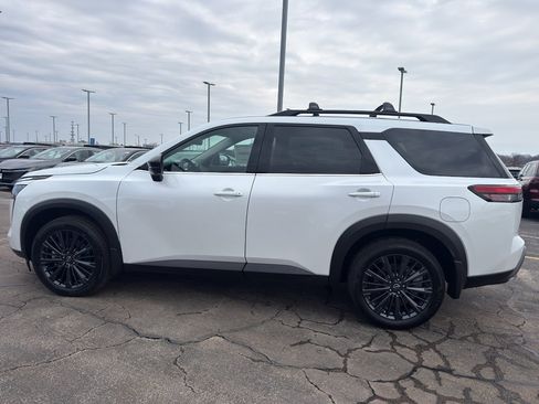 New 2026 Nissan Pathfinder SL image 6