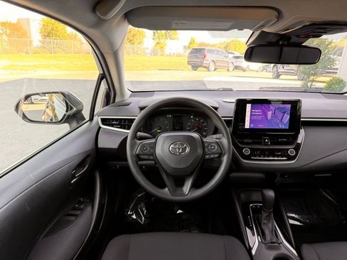 Used 2024 Toyota Corolla LE w/ LE Convenience Package image 28