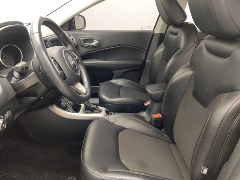 Used 2018 Jeep Compass Latitude w/ Popular Equipment Group AWD/4WD image 17
