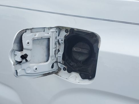 Certified 2019 Toyota Tacoma SR w/ SR Convenience Package image 10