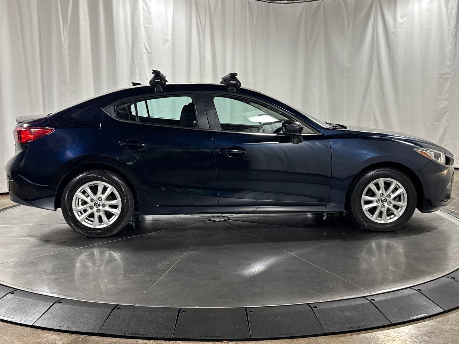 Used 2015 MAZDA MAZDA3 i Touring w/ Technology Package FWD image 6